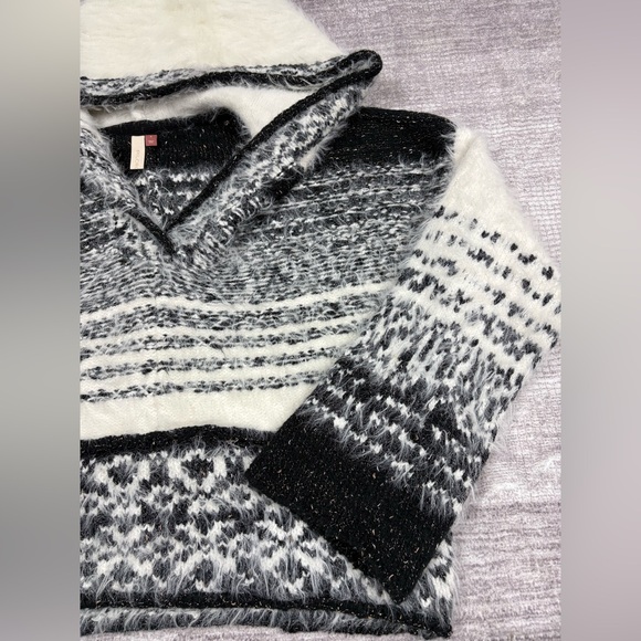 Pilcro Anthropologie Eyelash Hoodie Sweater Cropped Women’s S Cozy Soft Tribal - Picture 9 of 11